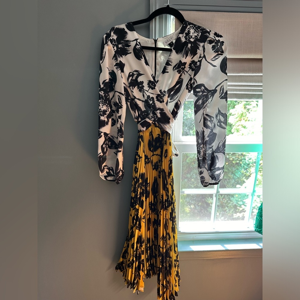 Delfi Collective floral pleated midi dress XS; new